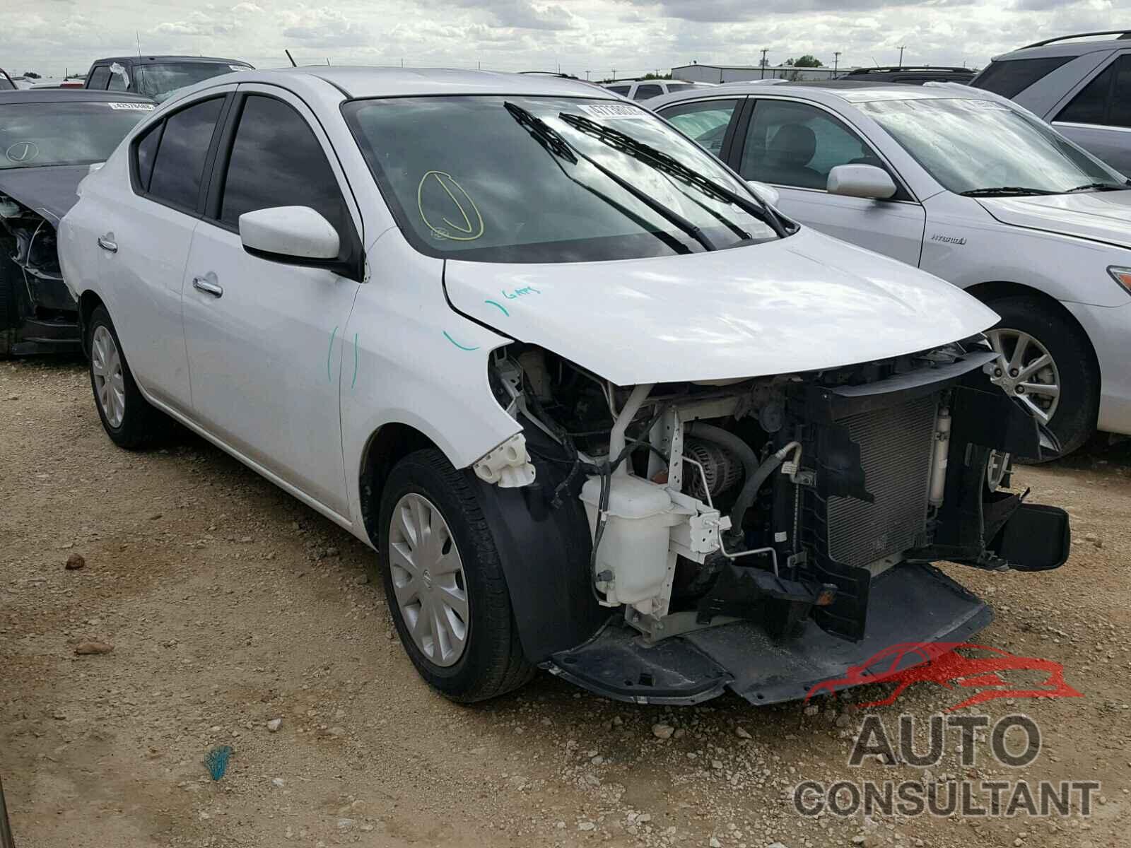NISSAN VERSA 2015 - 3N1CN7AP3FL839075