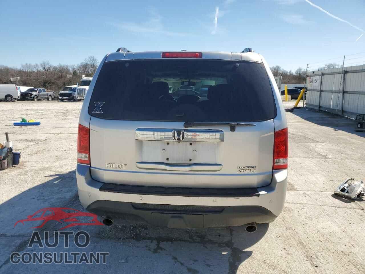 HONDA PILOT 2015 - 5FNYF4H95FB043741