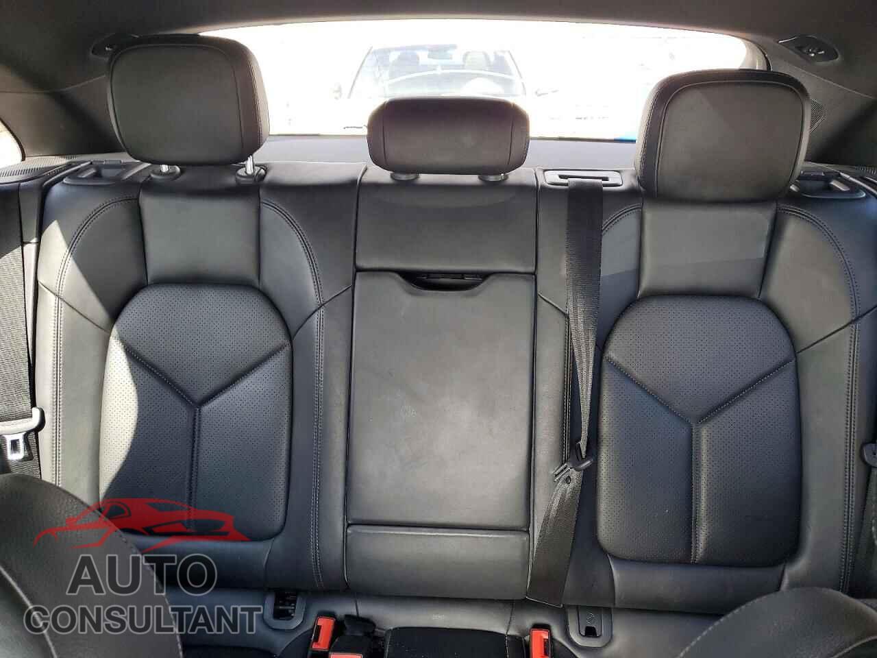 PORSCHE MACAN 2015 - WP1AB2A52FLB68166