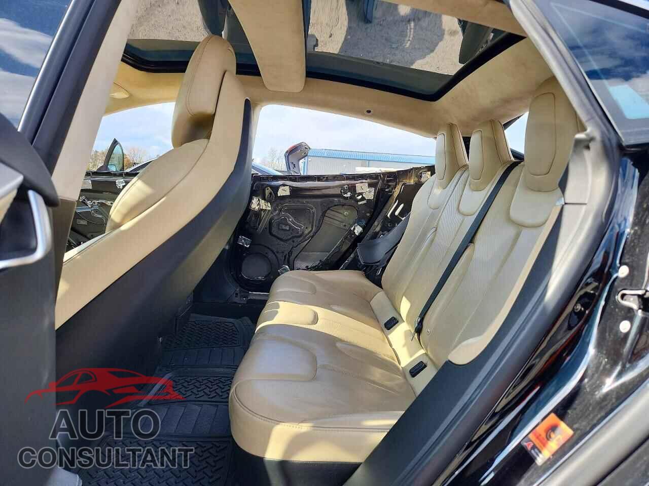 TESLA MODEL S 2017 - 5YJSA1E23HF178648