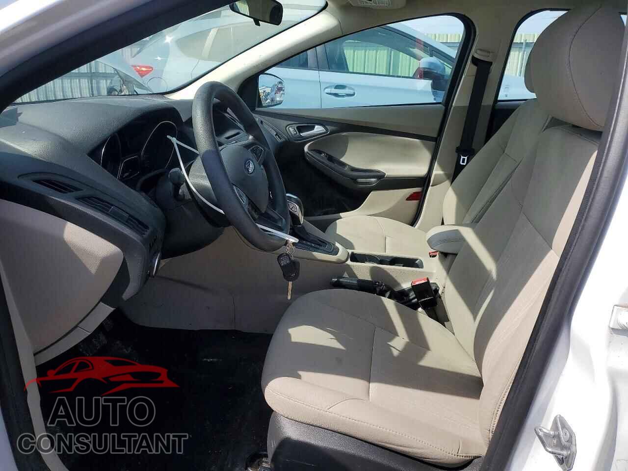 FORD FOCUS 2016 - 1FADP3F2XGL392975
