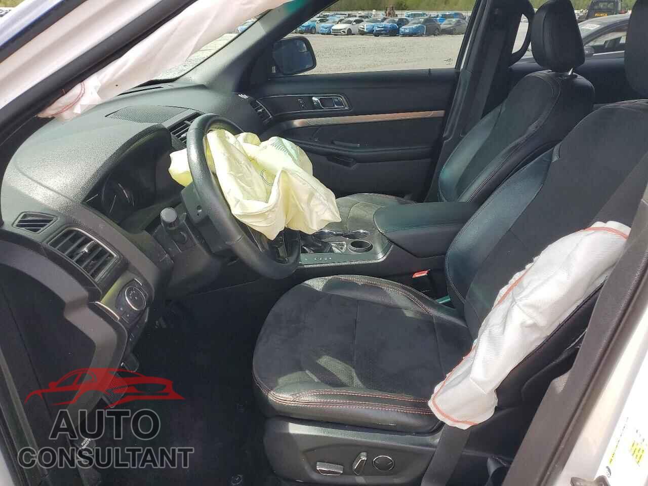 FORD EXPLORER 2018 - 1FM5K7D89JGB04175
