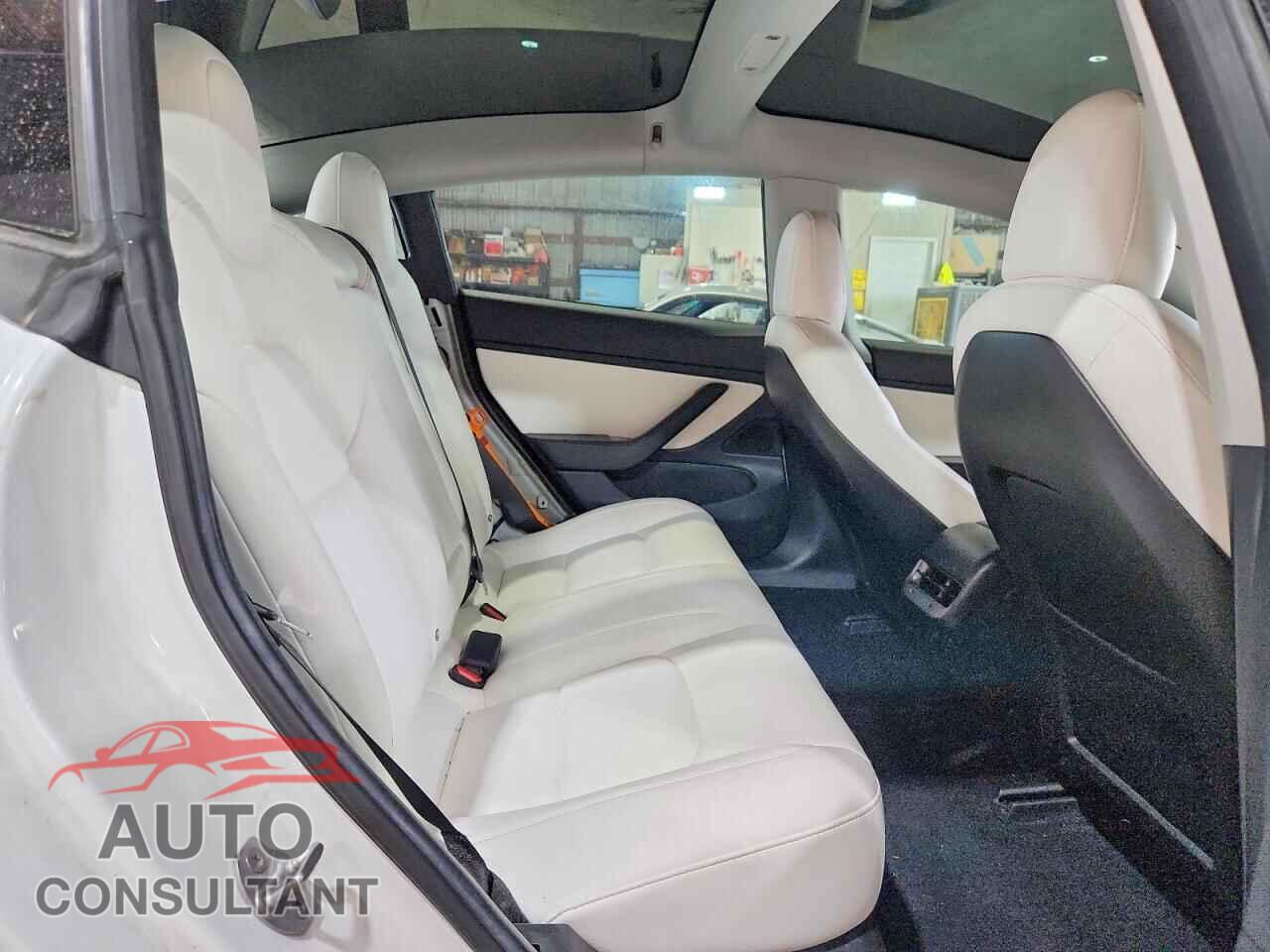 TESLA MODEL 3 2018 - 5YJ3E1EB4JF096765