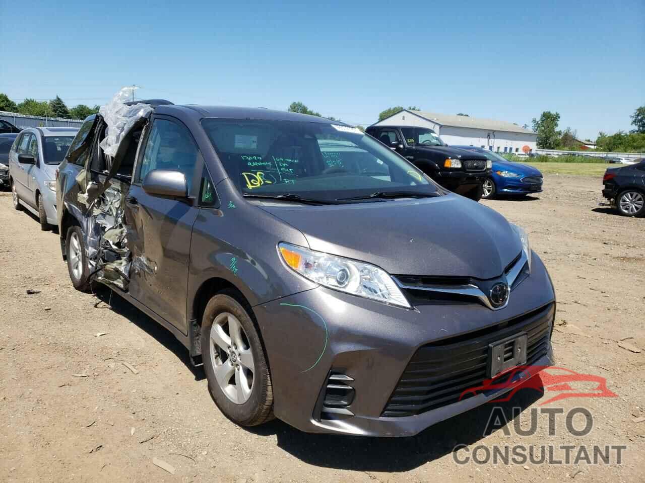 TOYOTA SIENNA 2019 - 5TDKZ3DC5KS990003