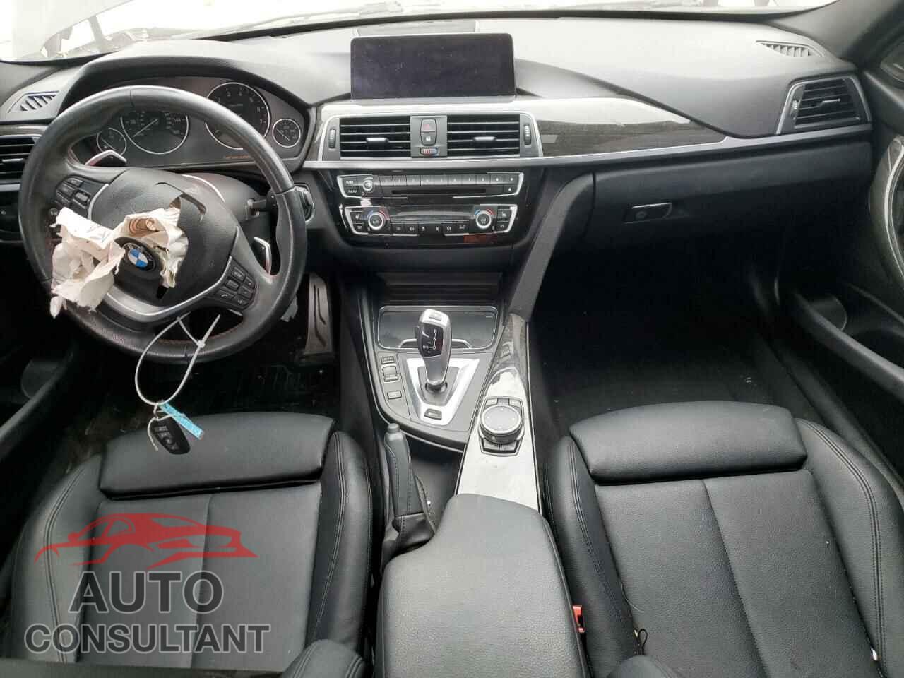 BMW 3 SERIES 2017 - WBA8E1C58HK895185
