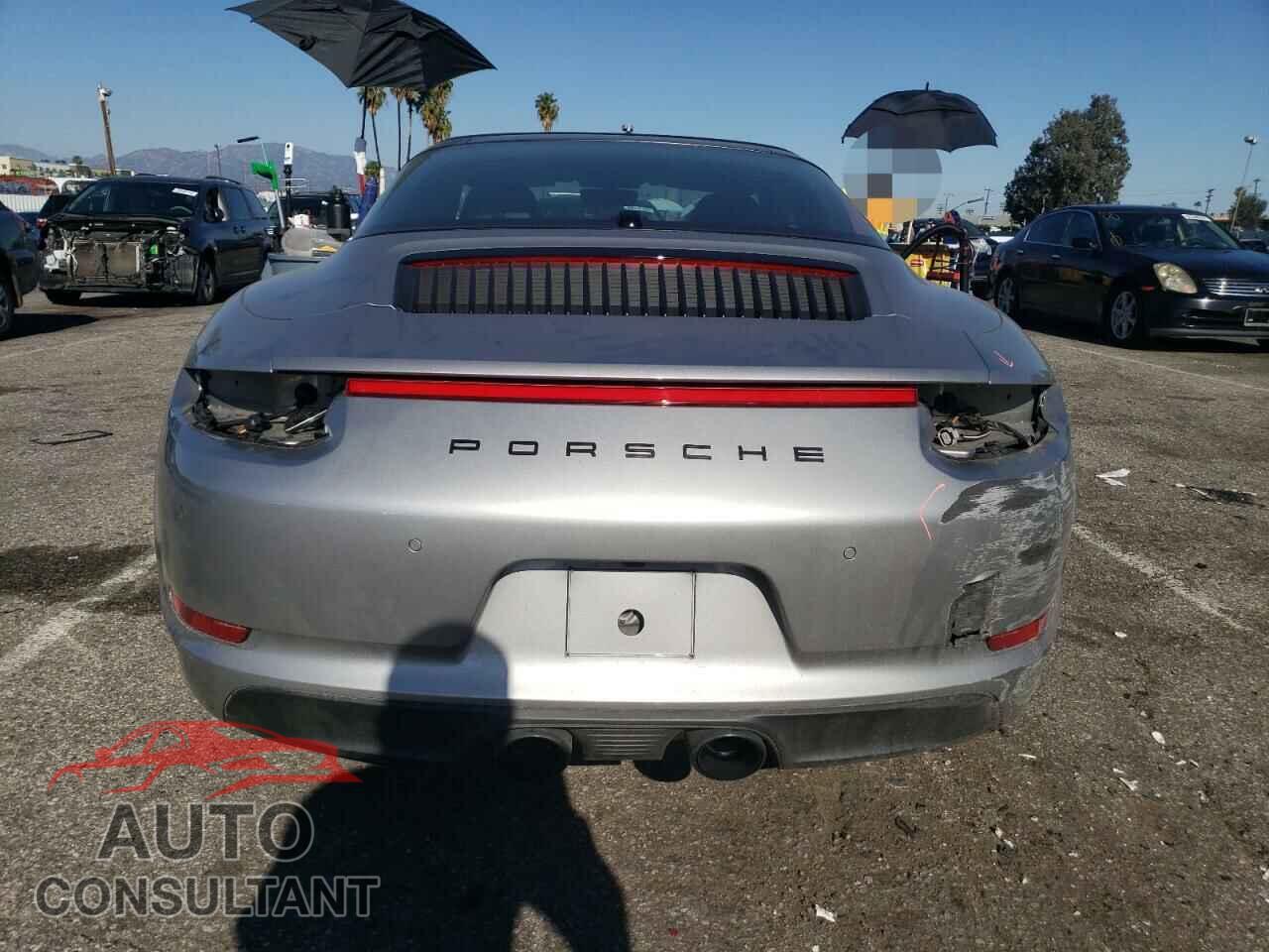 PORSCHE 911 2017 - WP0BB2A98HS136940