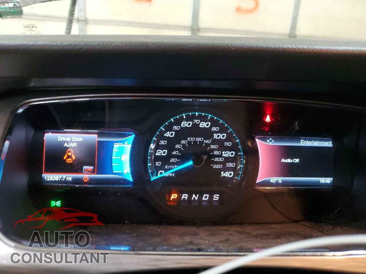 FORD TAURUS 2015 - 1FAHP2E84FG188553