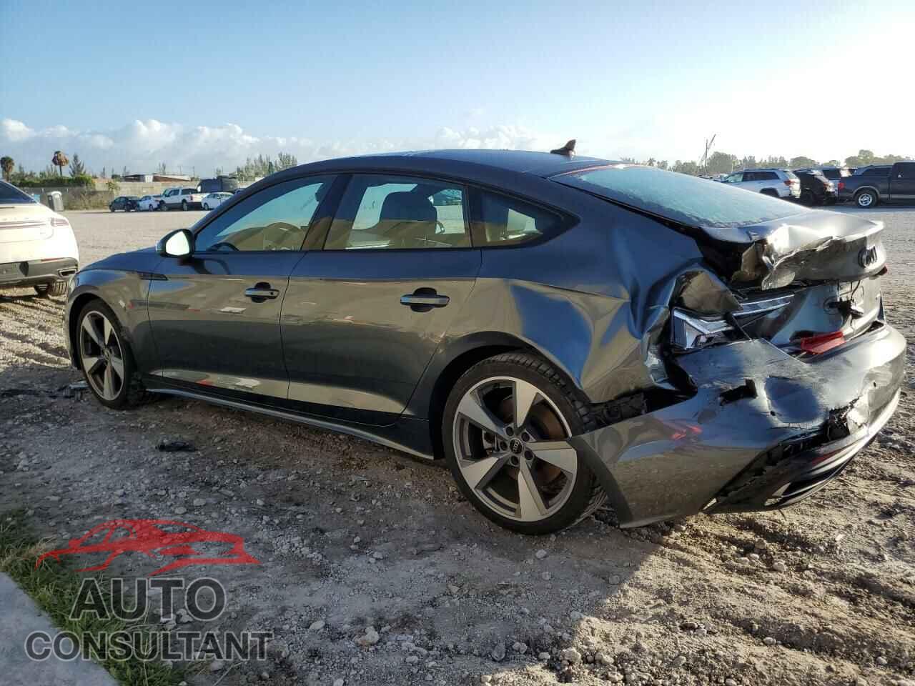AUDI A5 2021 - WAUFACF57MA062844