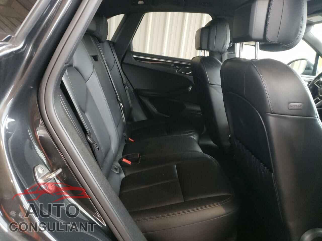 PORSCHE MACAN 2017 - WP1AA2A59HLB83060