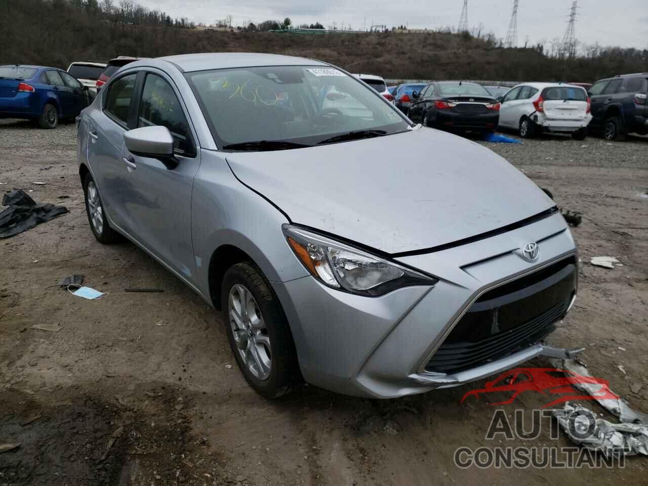 TOYOTA YARIS 2017 - 3MYDLBYV5HY164092