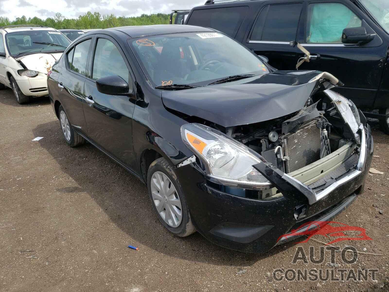 NISSAN VERSA 2018 - 3N1CN7AP1JL824017