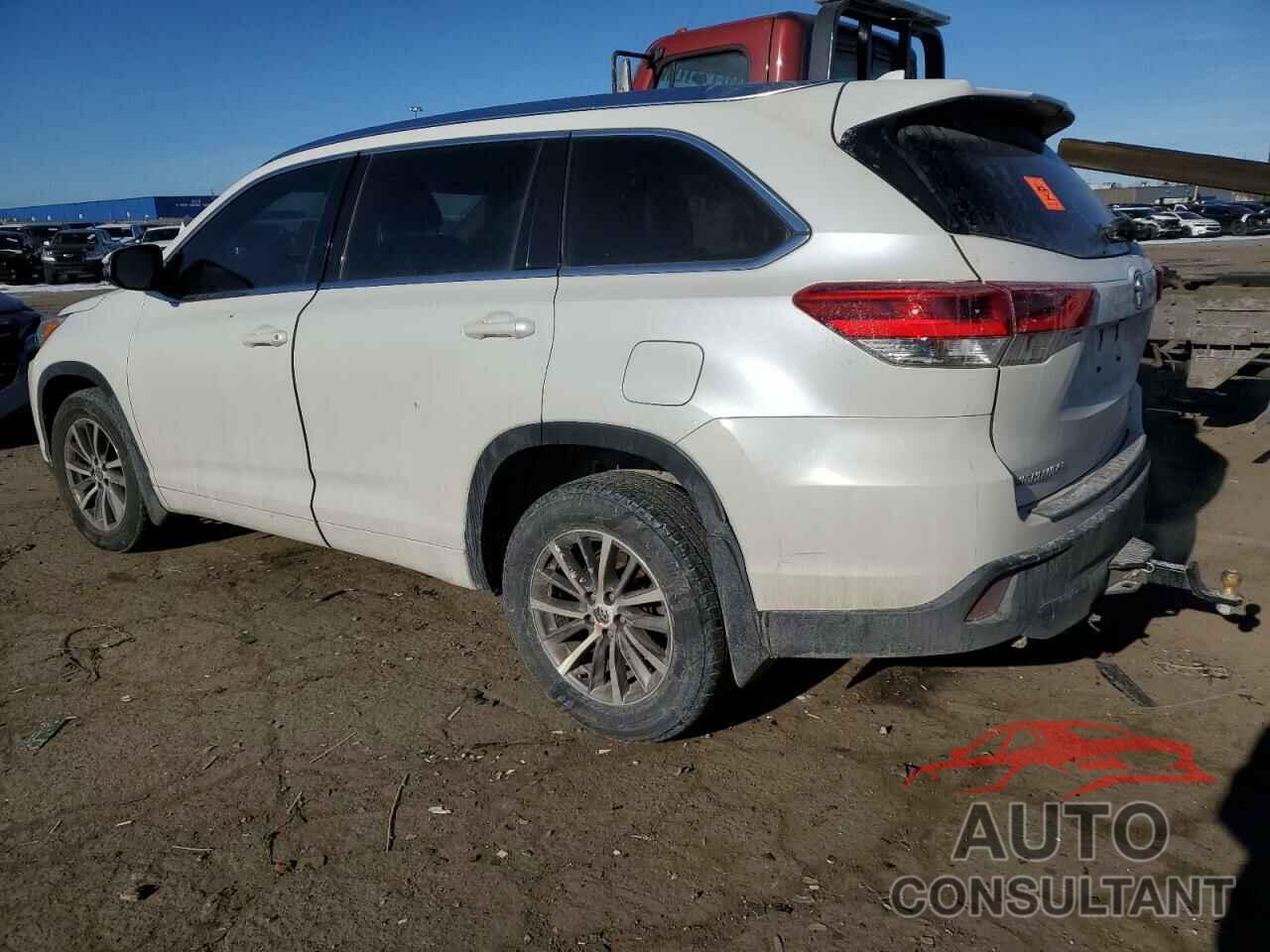 TOYOTA HIGHLANDER 2018 - 5TDJZRFH8JS843597