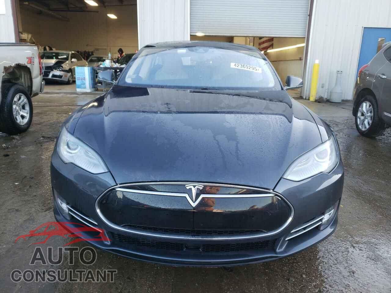 TESLA MODEL S 2015 - 5YJSA1H18FF081137