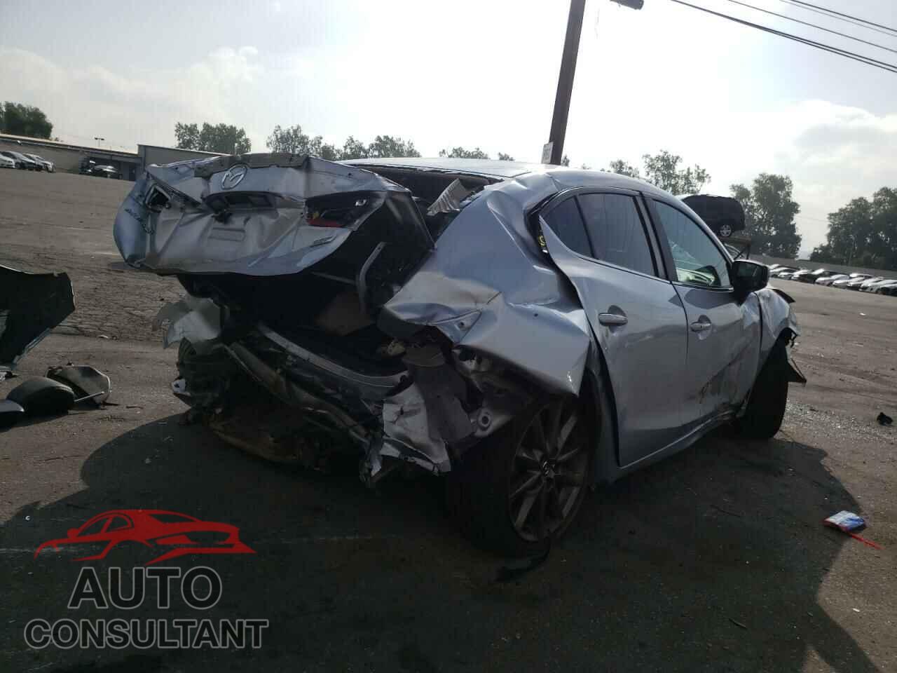 MAZDA 3 2018 - 3MZBN1V37JM199532