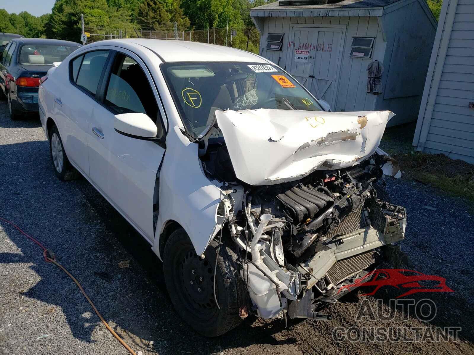 NISSAN VERSA 2018 - 3N1CN7APXJL814165
