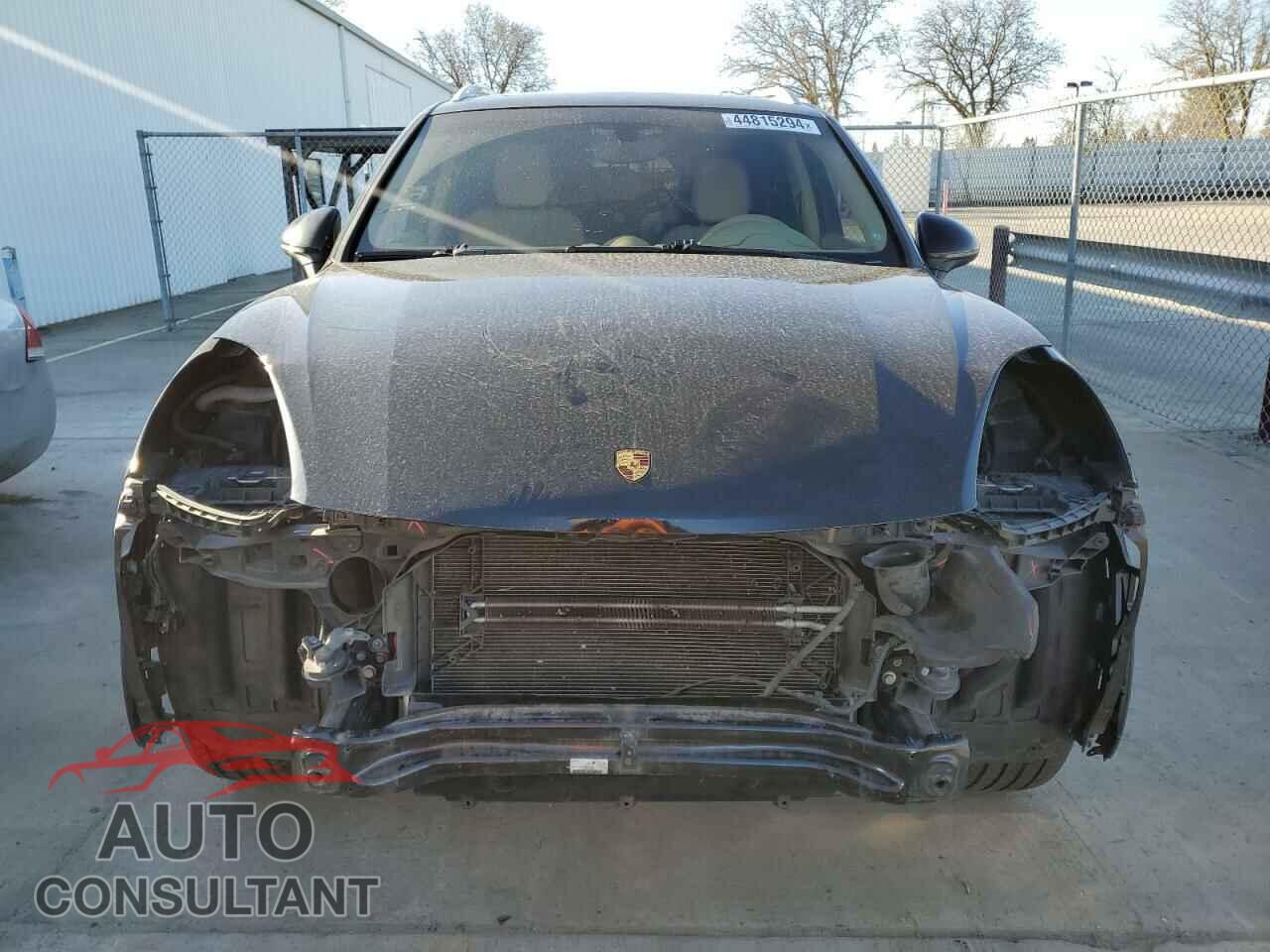 PORSCHE CAYENNE 2016 - WP1AA2A28GLA03572
