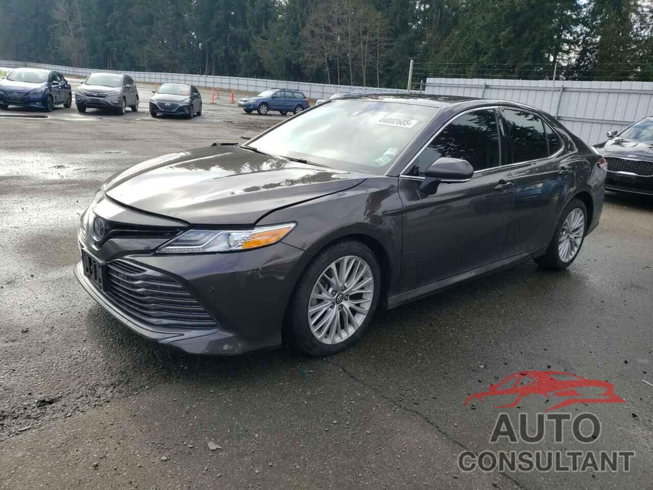 TOYOTA CAMRY 2018 - 4T1B11HK3JU105087