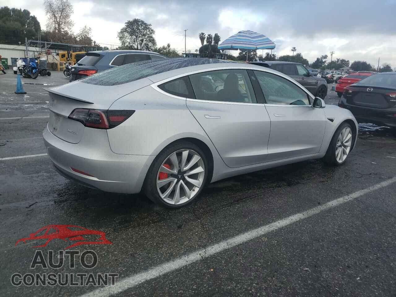 TESLA MODEL 3 2018 - 5YJ3E1EB2JF072111