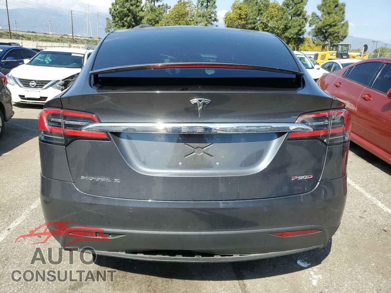 TESLA MODEL X 2016 - 5YJXCAE43GF001064