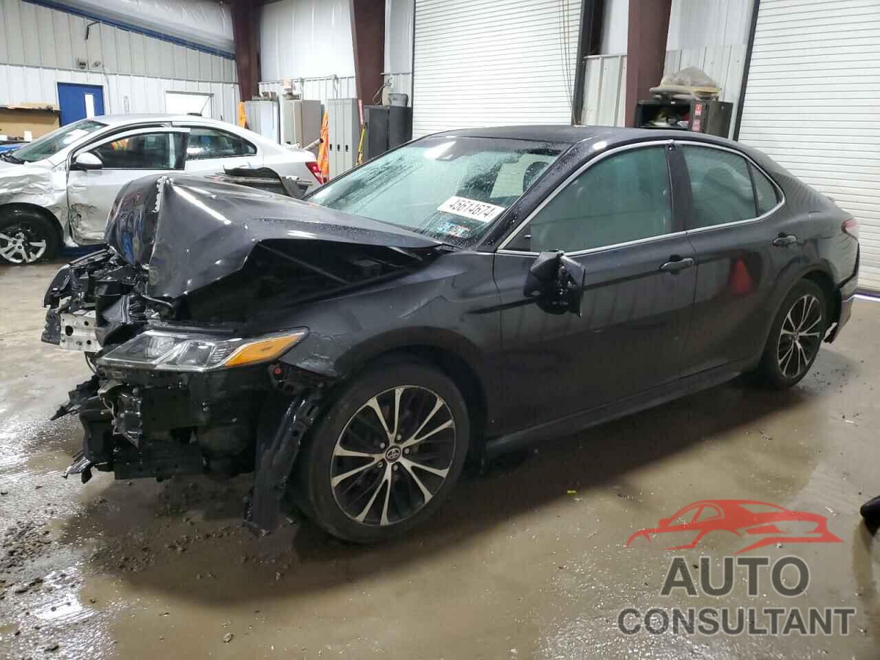 TOYOTA CAMRY 2018 - 4T1B11HK5JU523179