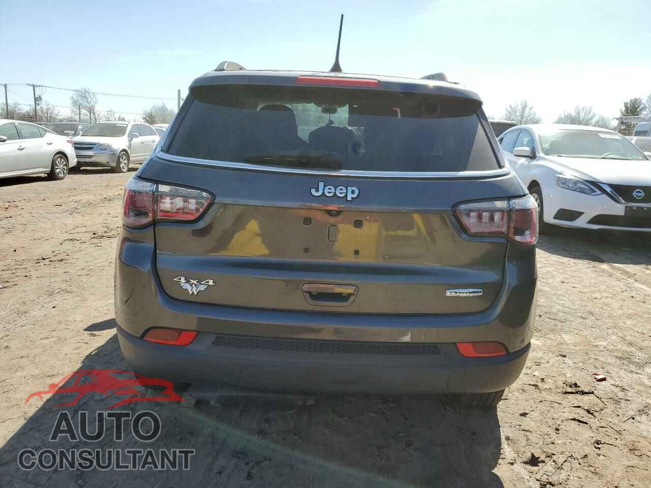 JEEP COMPASS 2018 - 3C4NJDBB5JT100205