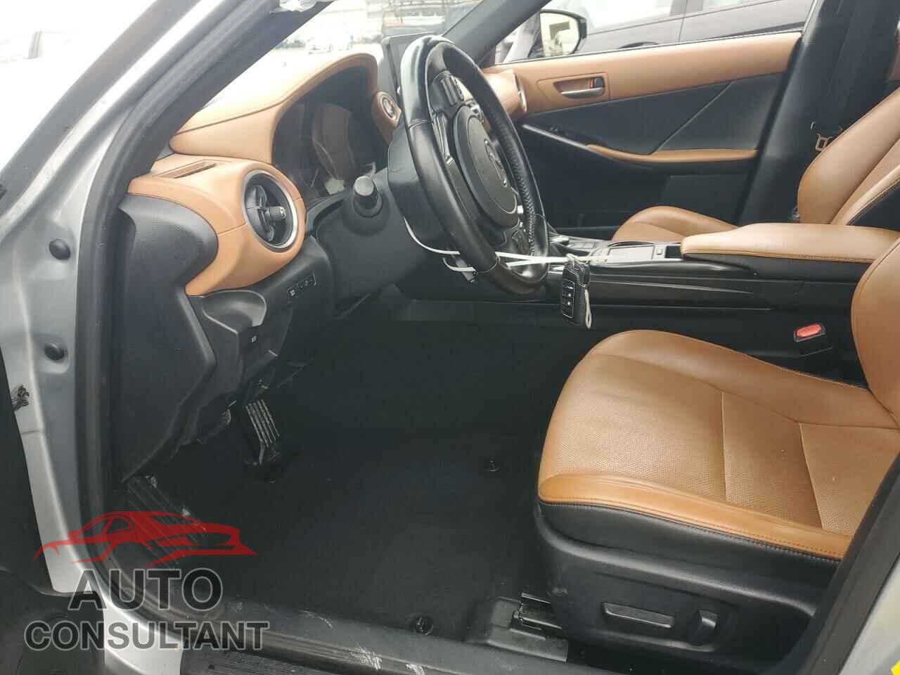 LEXUS IS 2021 - JTHCA1D2XM5113912