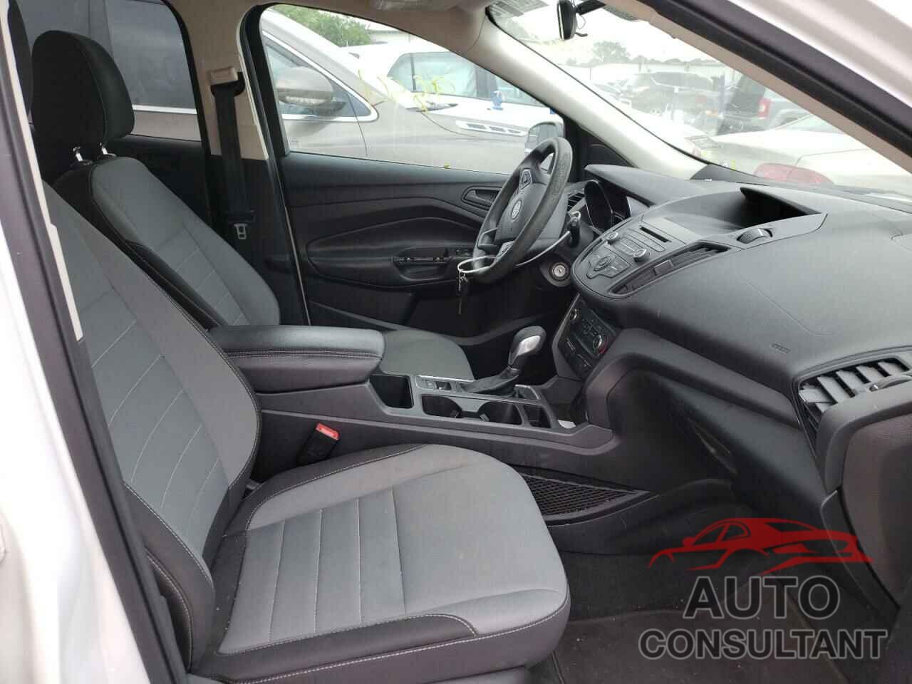 FORD ESCAPE 2017 - 1FMCU0F71HUA69026