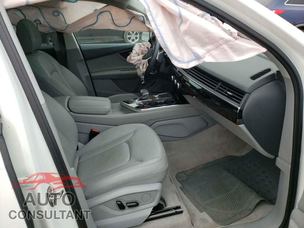 AUDI Q7 2018 - WA1LAAF74JD019868
