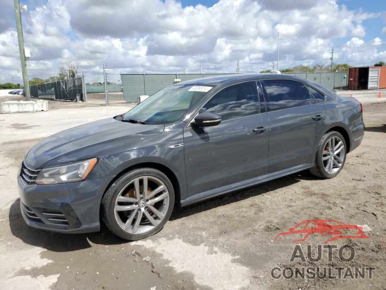 VOLKSWAGEN PASSAT 2018 - 1VWAA7A32JC007113