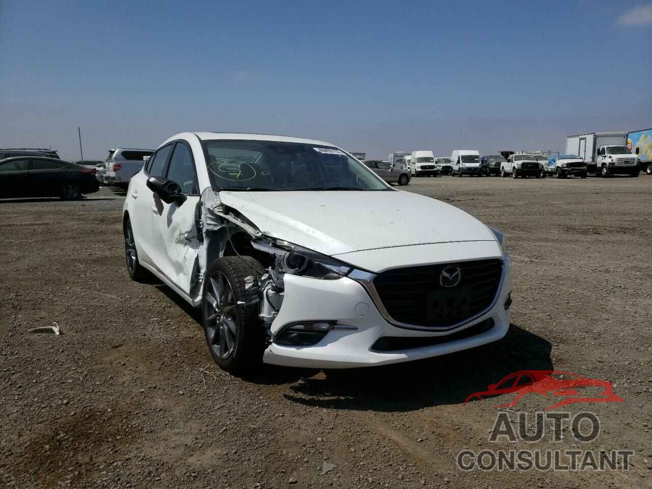 MAZDA 3 2018 - 3MZBN1W39JM189874