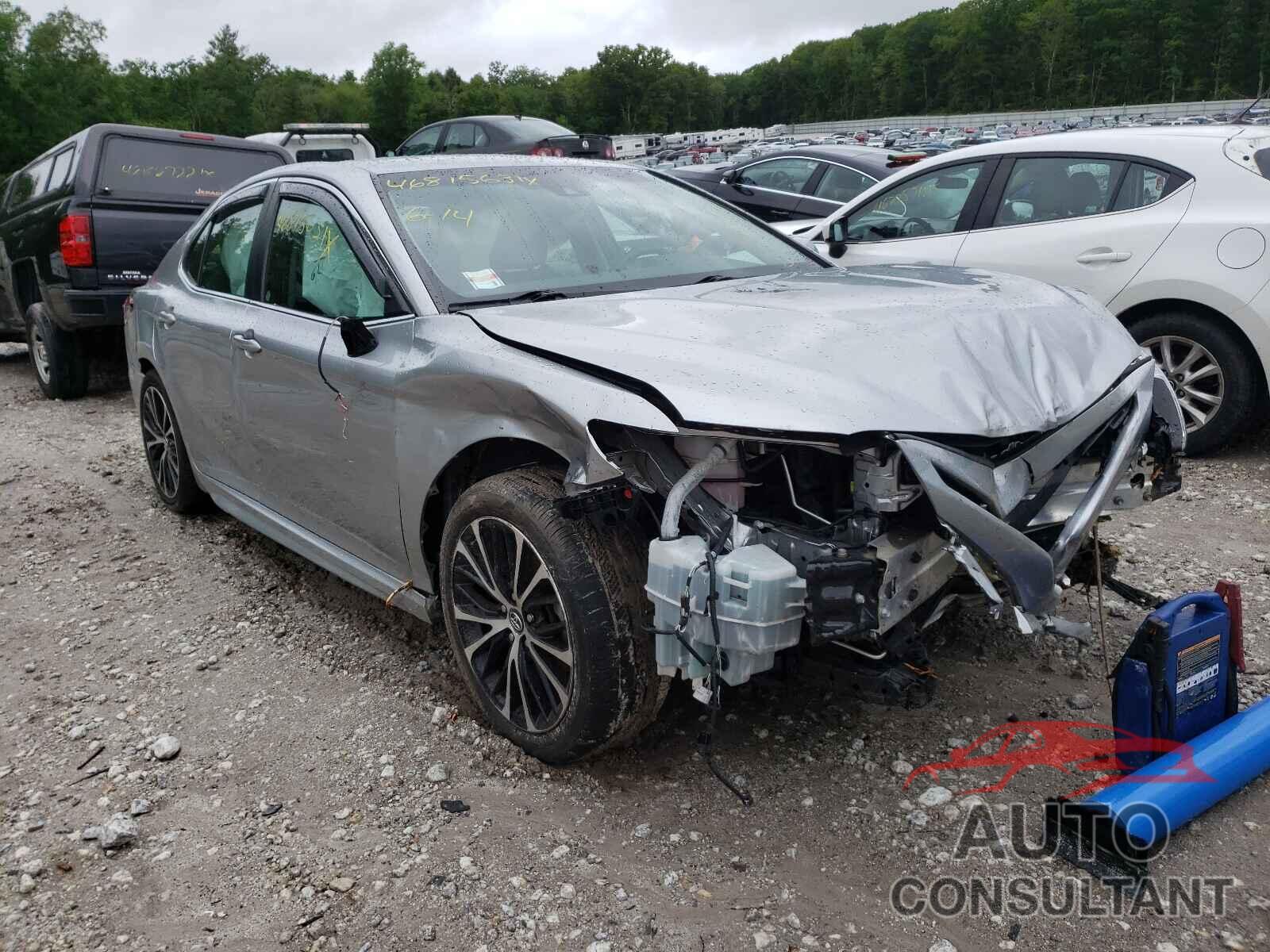 TOYOTA CAMRY 2018 - 4T1B11HK1JU064250