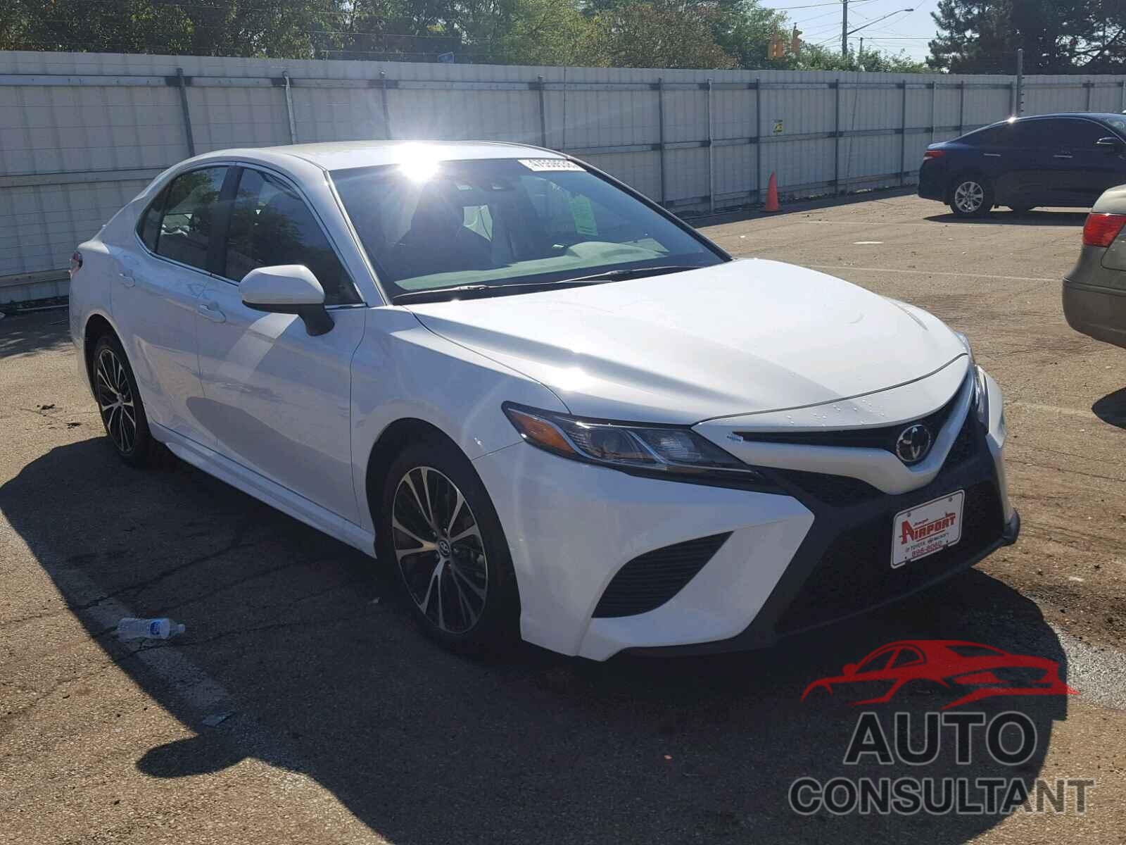 TOYOTA CAMRY 2018 - 4T1B11HK2JU677204