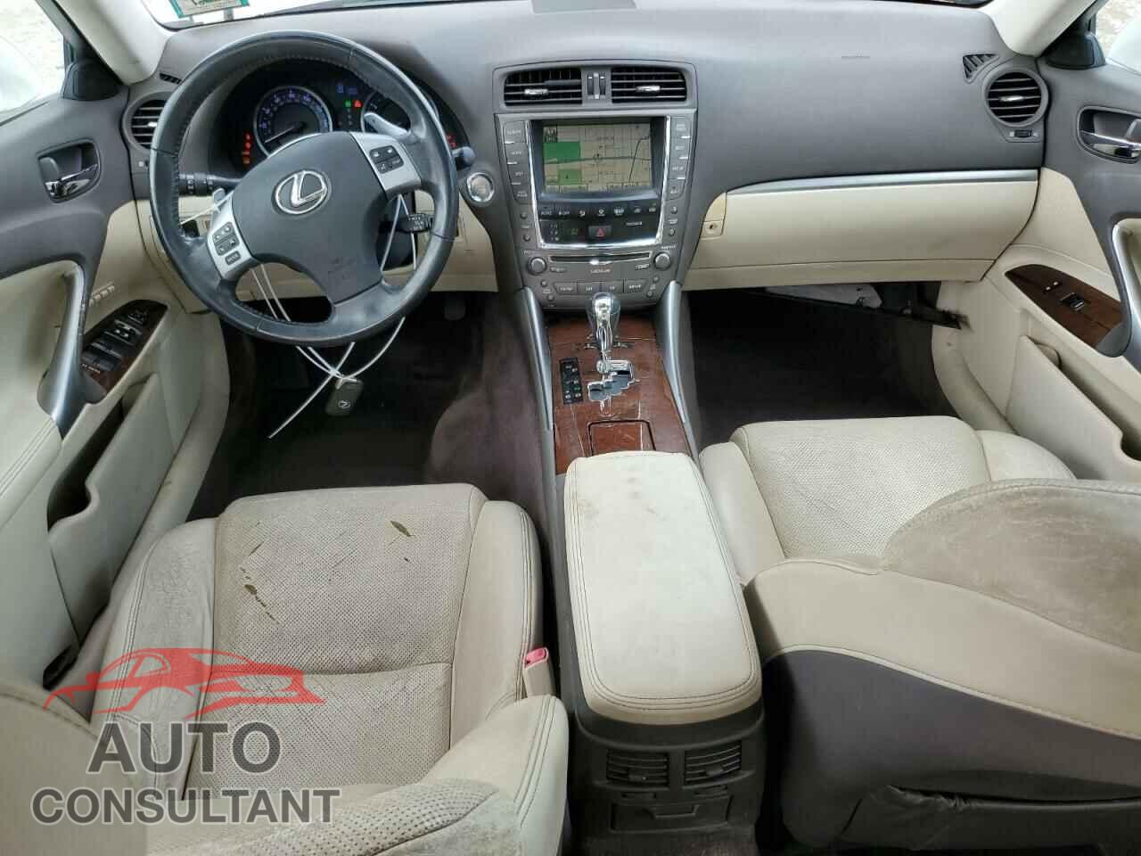 LEXUS IS 2011 - JTHCF5C29B2035017