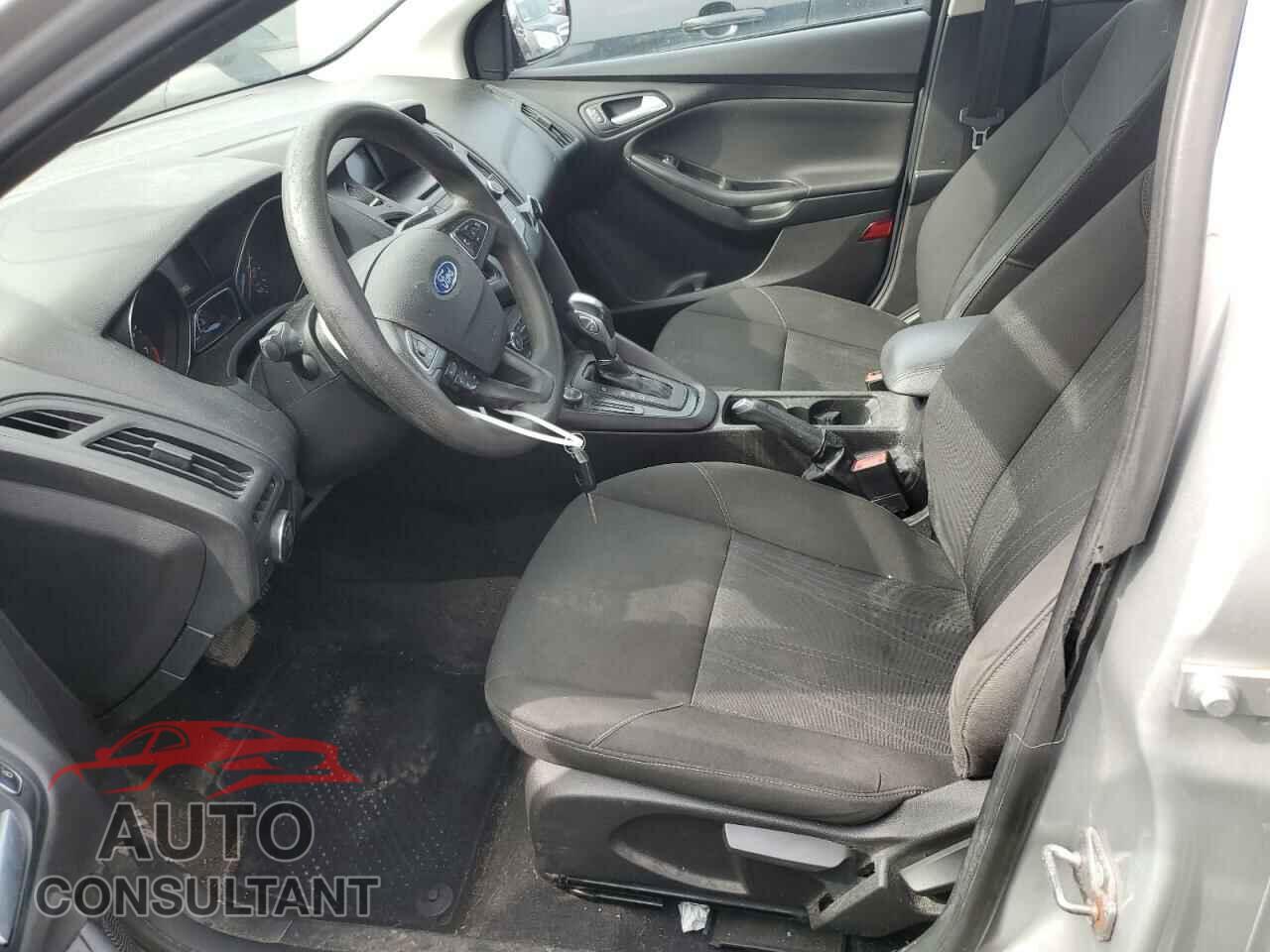 FORD FOCUS 2015 - 1FADP3F29FL276875