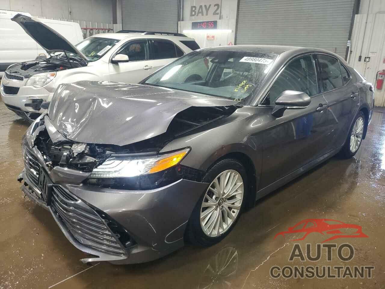 TOYOTA CAMRY 2018 - 4T1B11HK3JU131530