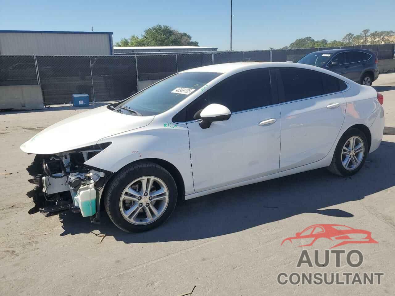 CHEVROLET CRUZE 2018 - 1G1BE5SM9J7124194