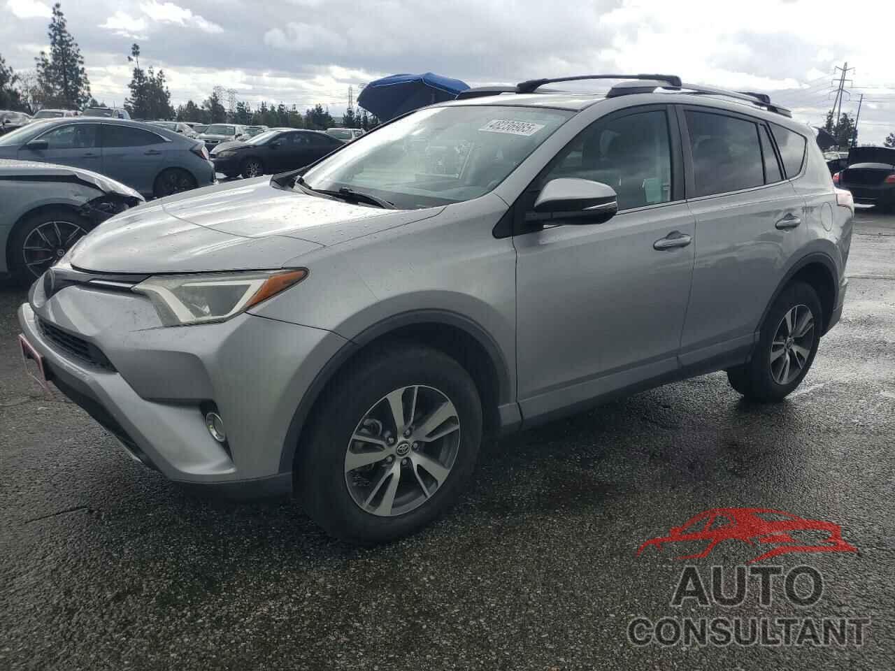 TOYOTA RAV4 2018 - 2T3RFREV4JW707422