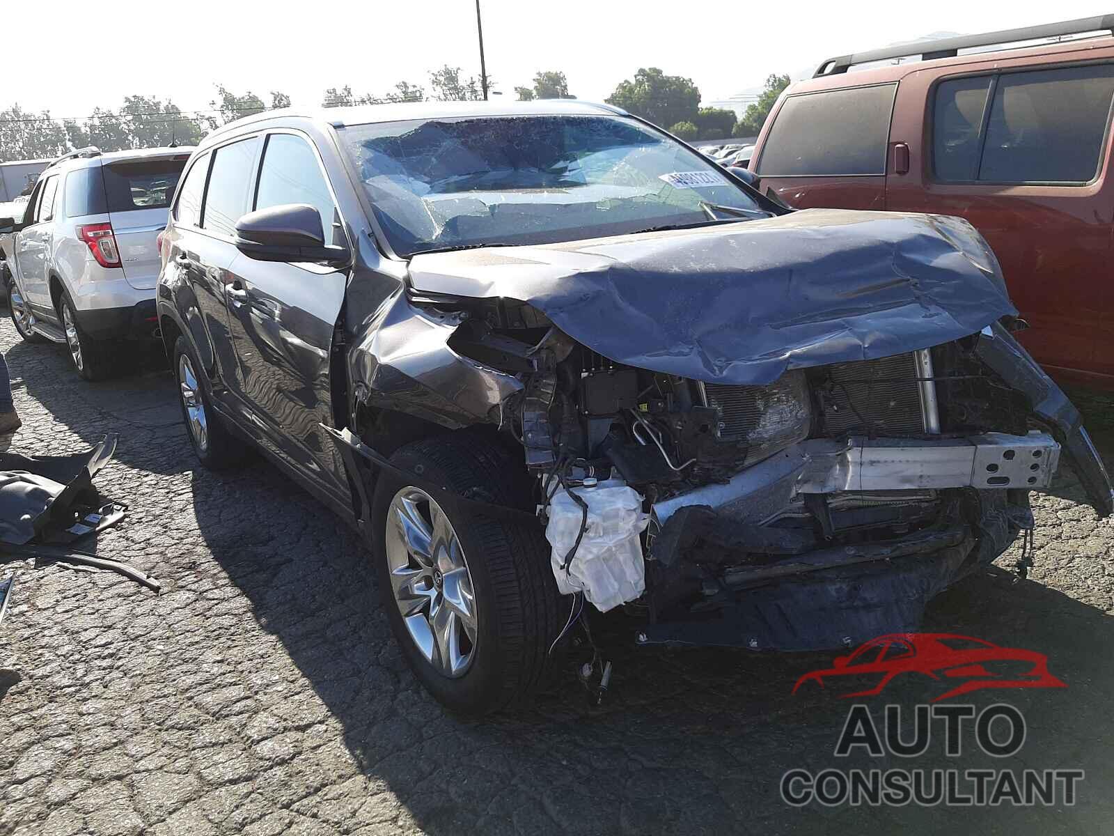 TOYOTA HIGHLANDER 2019 - 5TDYZRFH8KS322315