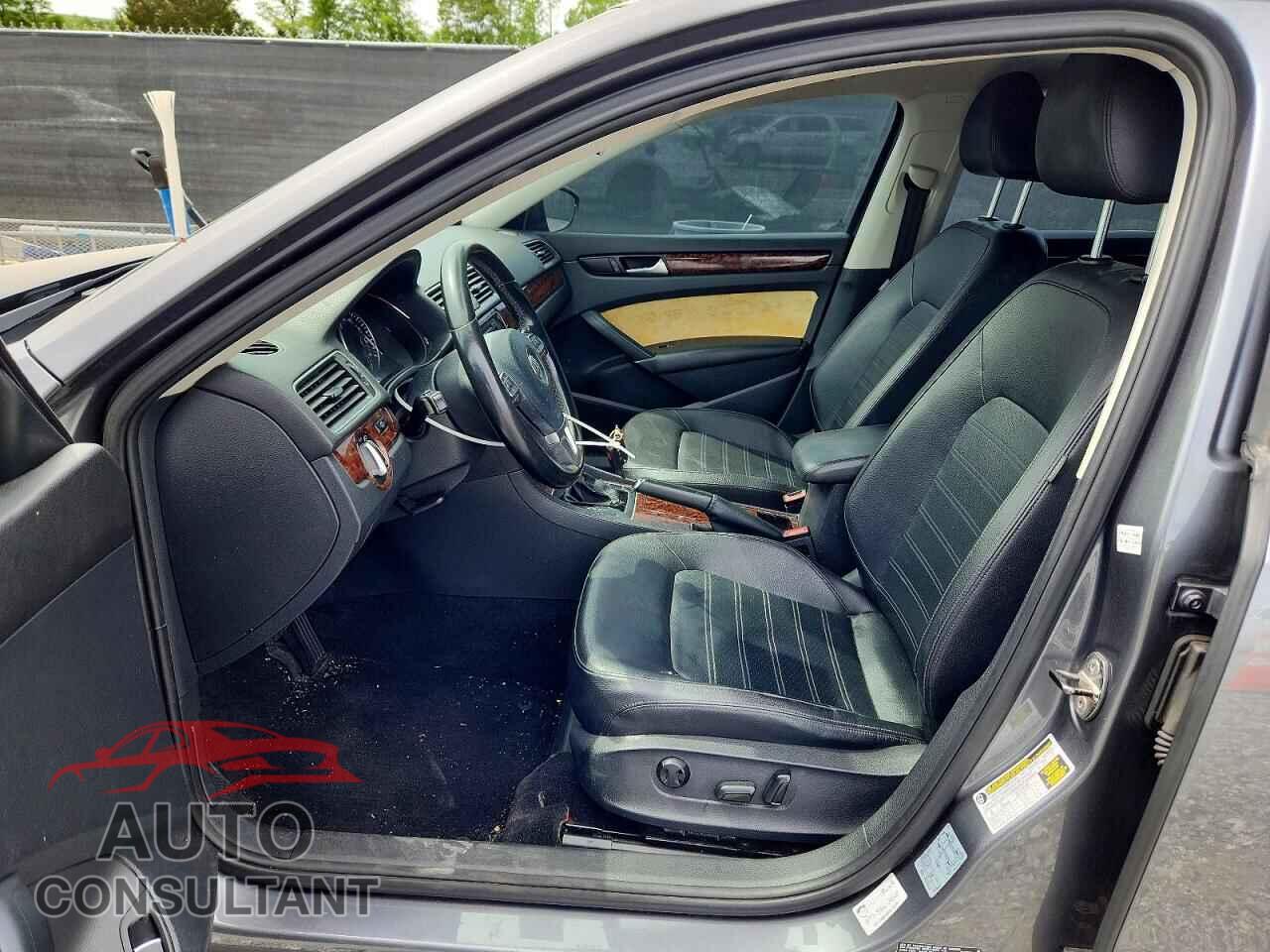 VOLKSWAGEN PASSAT 2012 - 1VWCP7A30CC036751