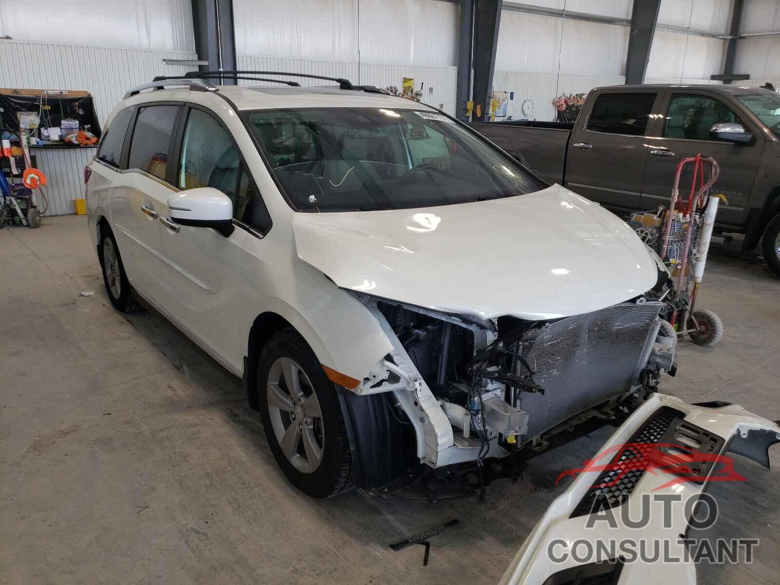 HONDA ODYSSEY 2018 - 5FNRL6H75JB056361