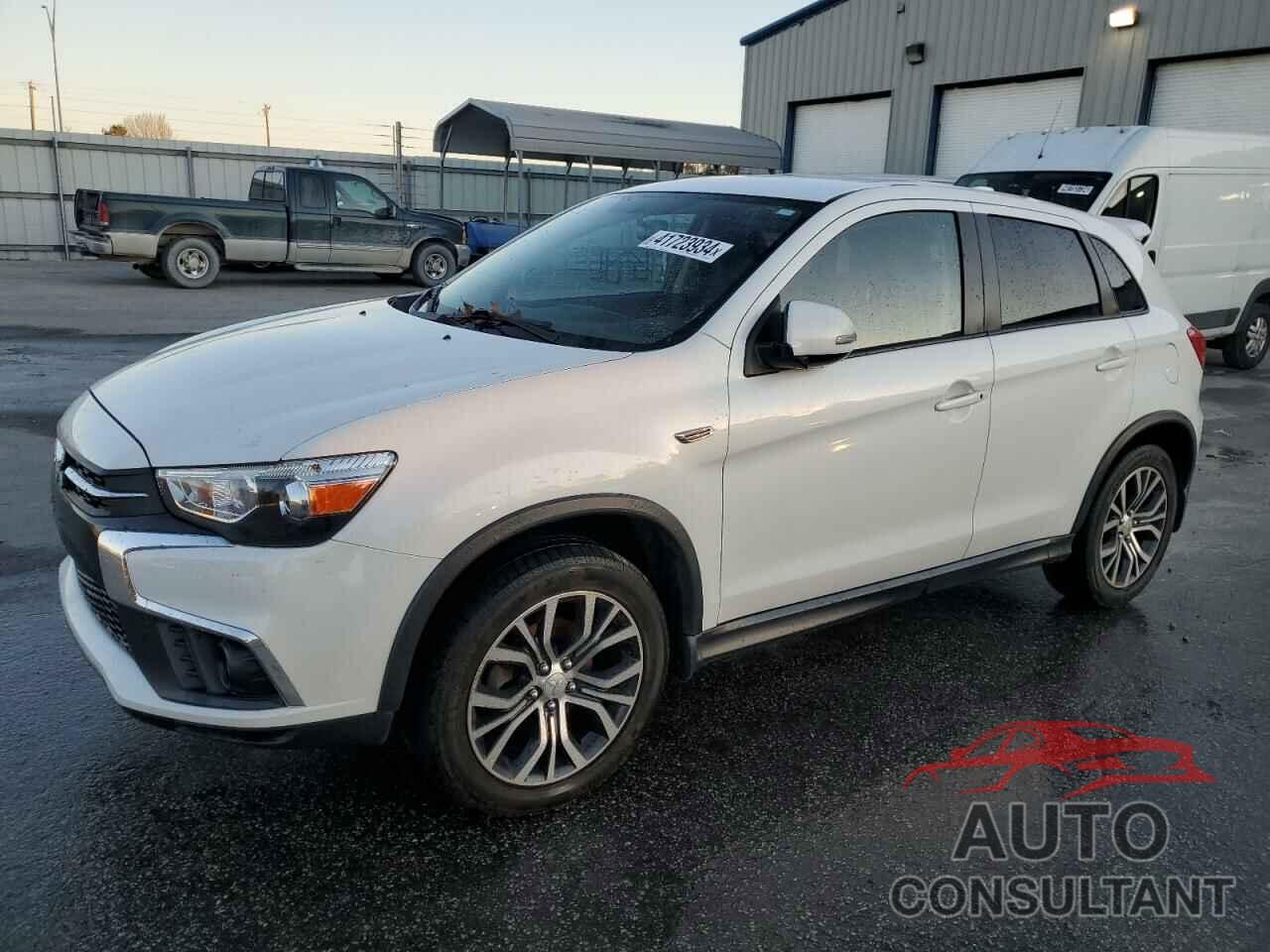 MITSUBISHI OUTLANDER 2018 - JA4AR3AU0JZ006644