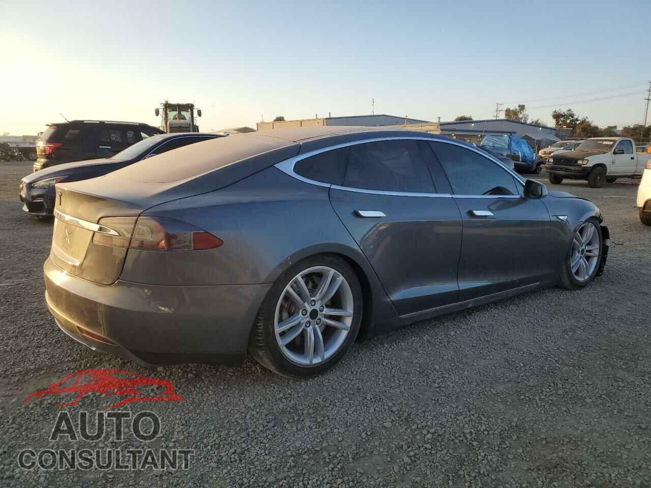 TESLA MODEL S 2013 - 5YJSA1DG7DFP09826