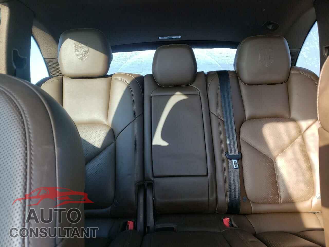 PORSCHE CAYENNE 2017 - WP1AA2A26HKA83610