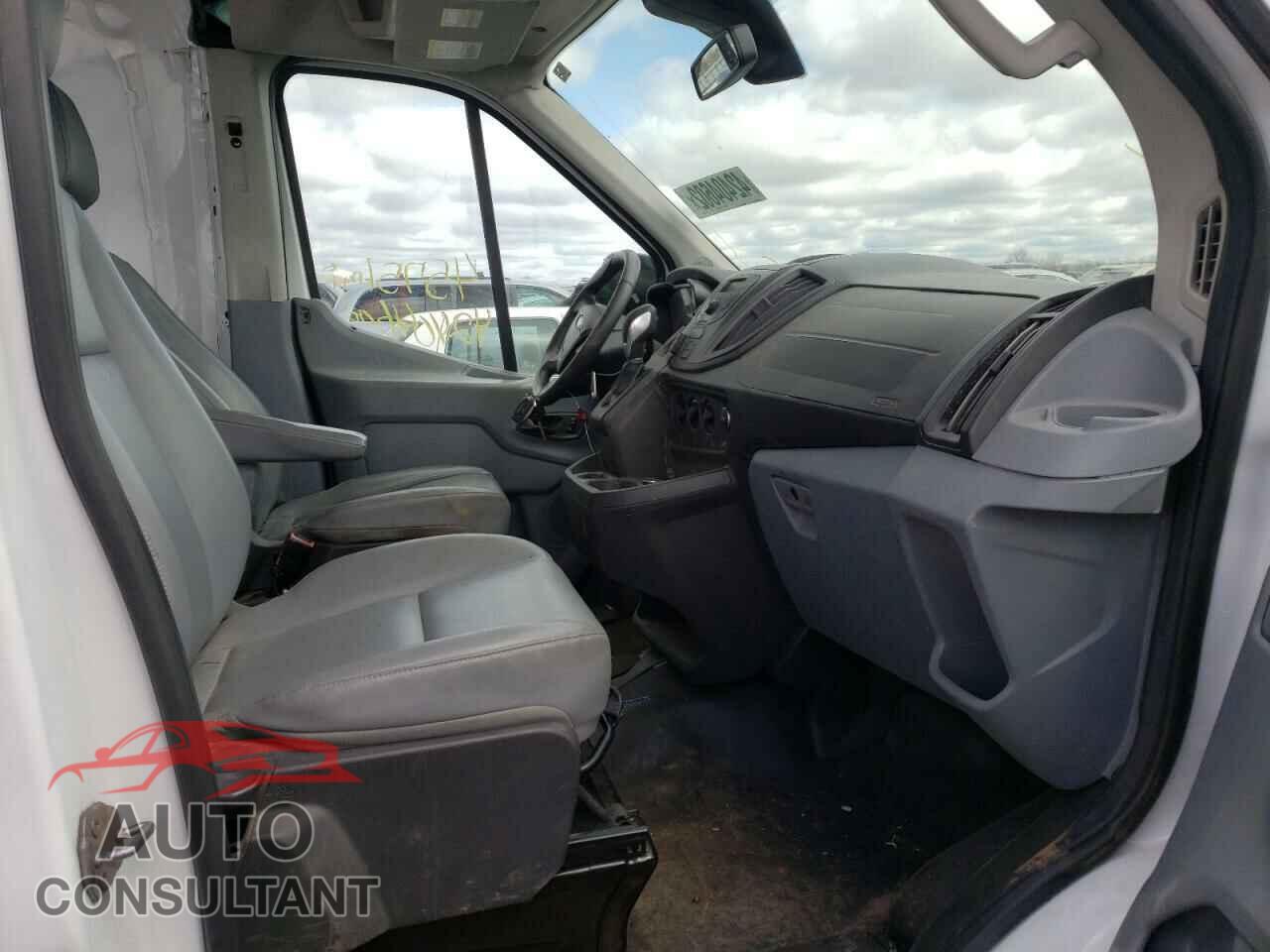 FORD TRANSIT CO 2018 - 1FTYR1CM3JKA61085
