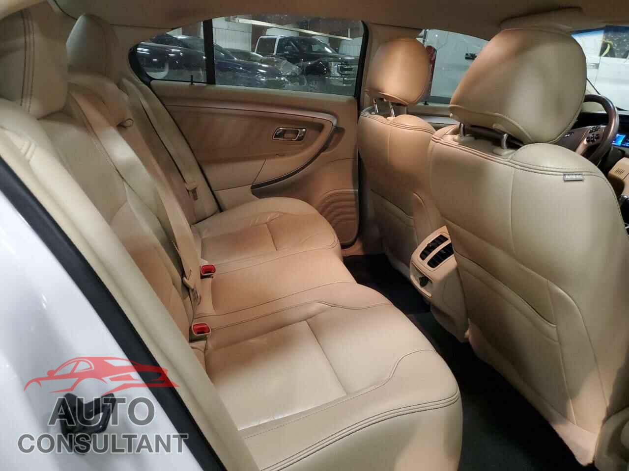 FORD TAURUS 2017 - 1FAHP2E83HG113006