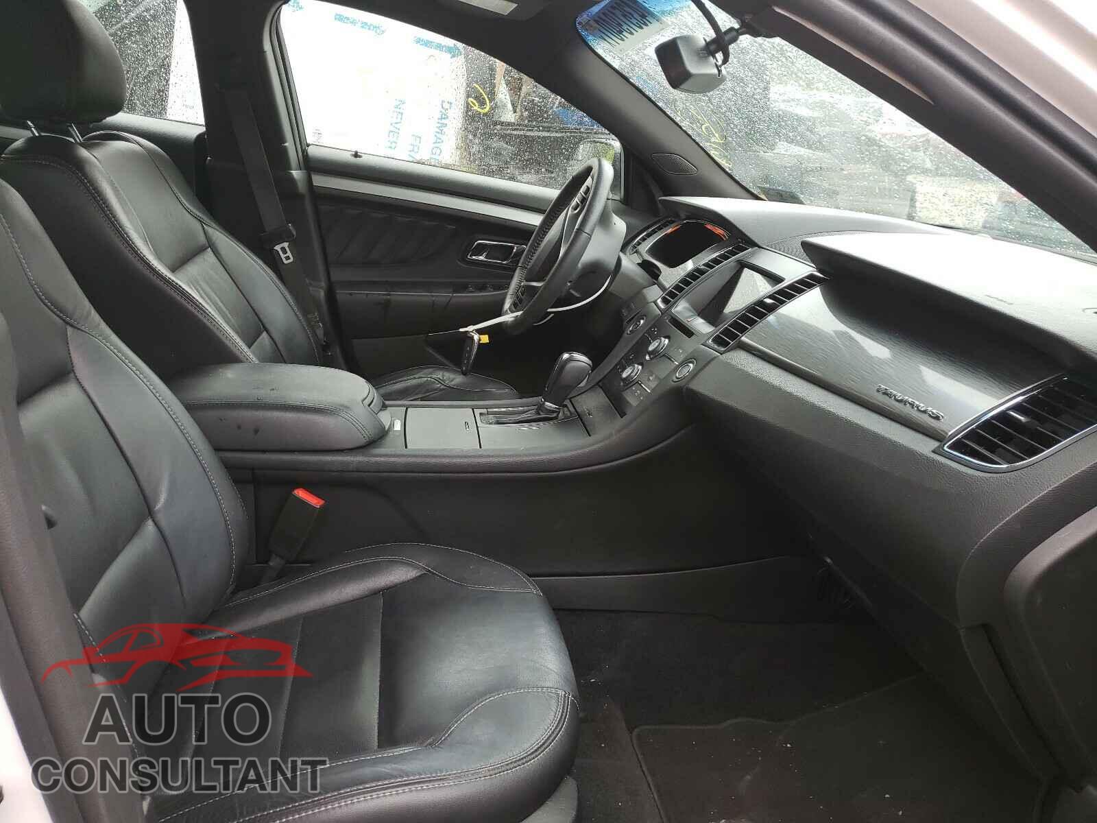 FORD TAURUS 2017 - 1FAHP2E85HG142944
