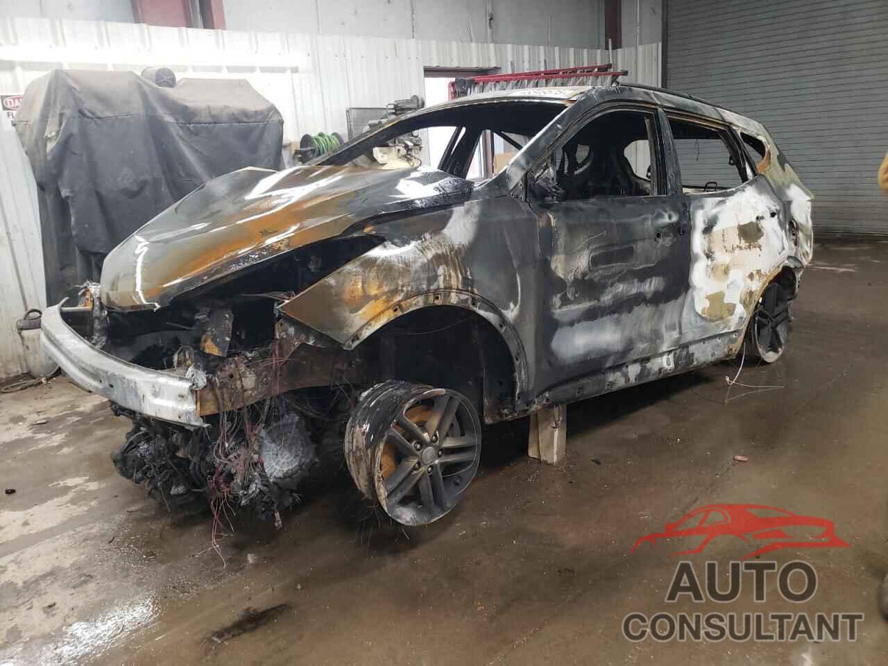 HYUNDAI SANTA FE 2018 - 5NMZUDLB5JH065072