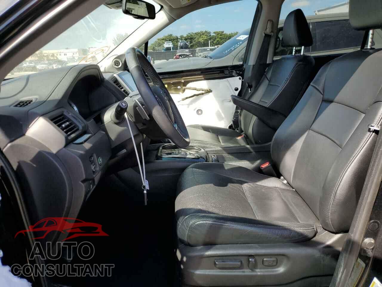 HONDA PILOT 2018 - 5FNYF5H96JB020404