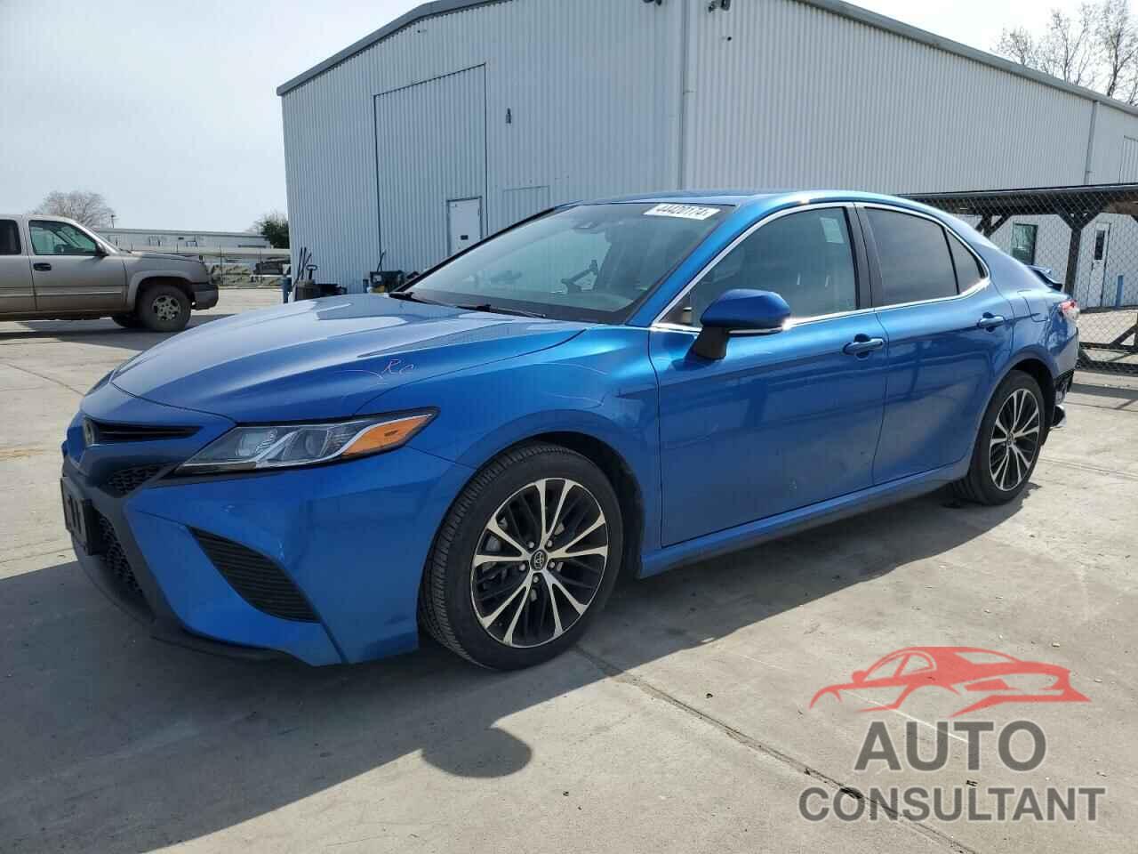 TOYOTA CAMRY 2018 - 4T1B11HK5JU109416