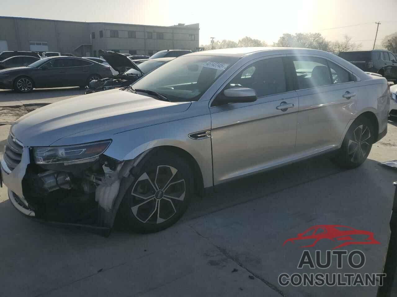 FORD TAURUS 2015 - 1FAHP2E82FG148021